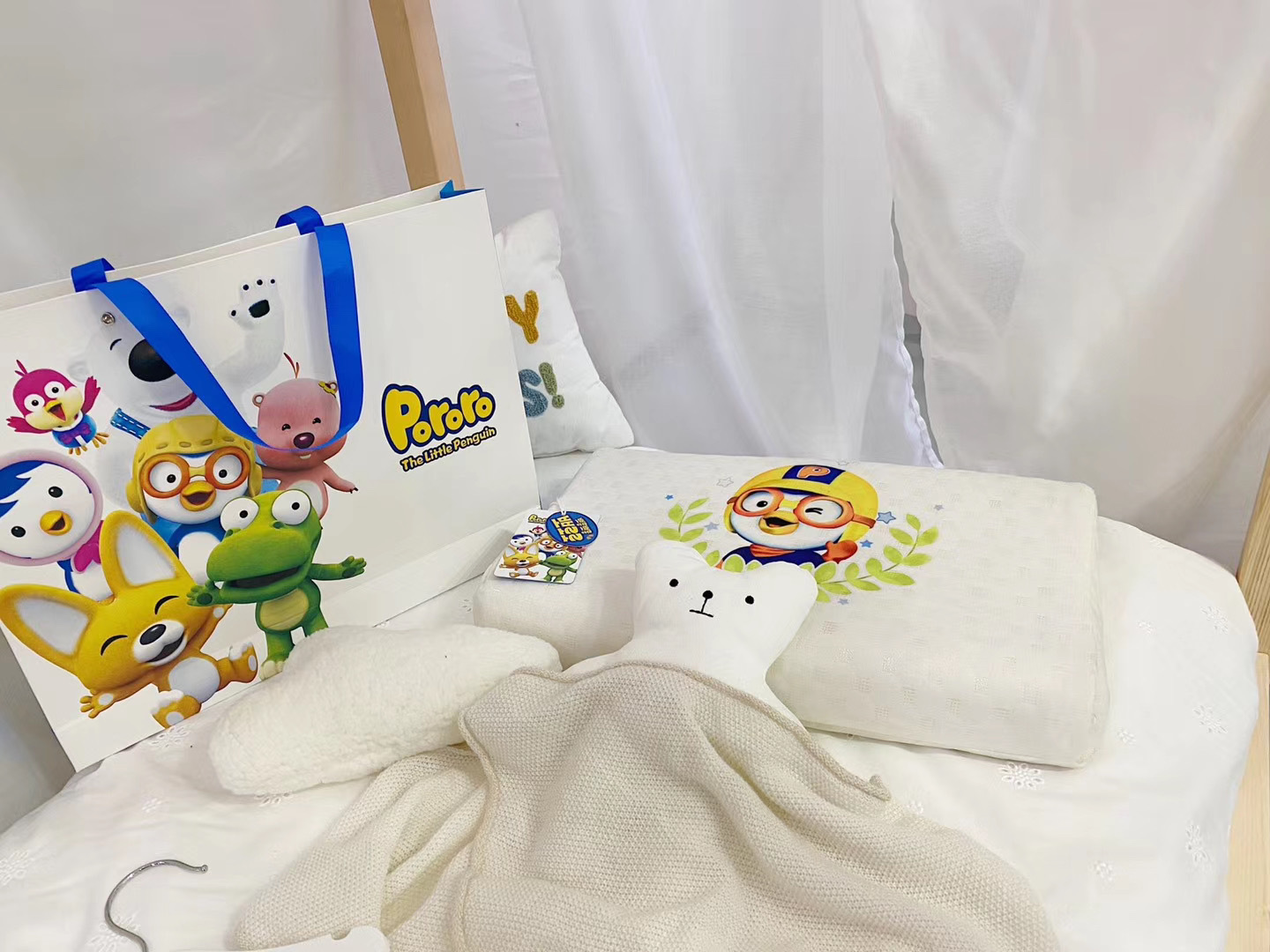 微商pororo啵乐乐宝露露儿童乳胶枕幼儿园学生枕头宝宝护颈枕芯