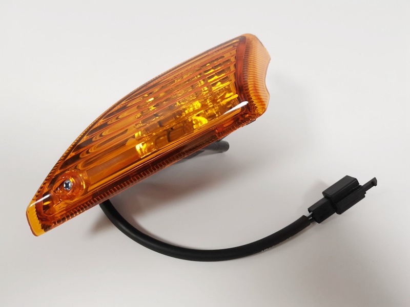 适用于摩托车配件丽彩前左右转向灯qs125t-2-2a-2b信号方向拐弯灯