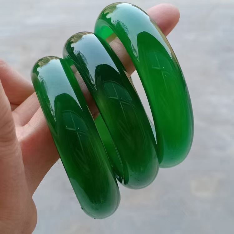 一件代发高冰种帝王绿玉髓手镯满绿玛瑙玉镯冰透翠绿玛瑙玉髓镯子