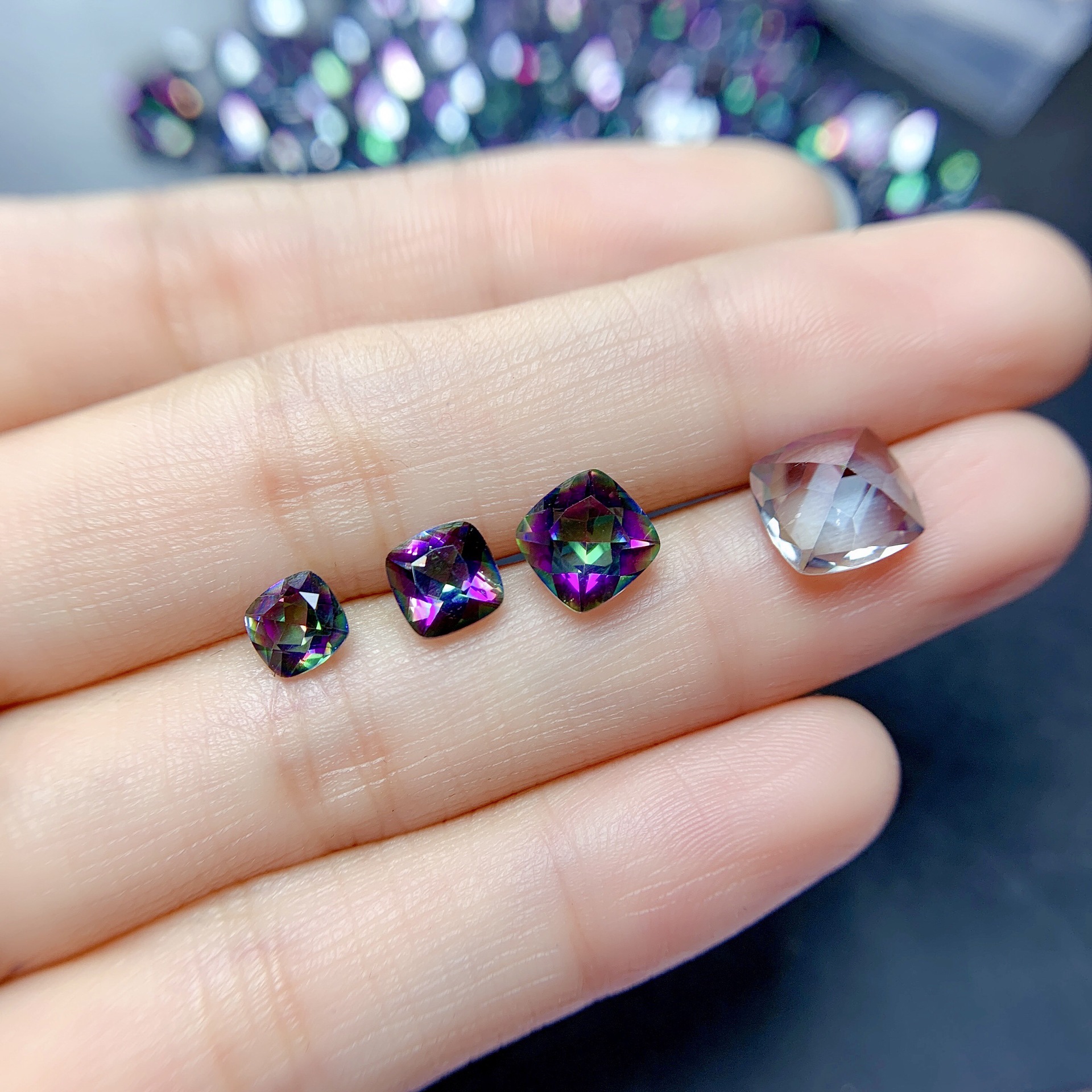 天然变色水晶 裸石戒面 方形5mm6mm7mm8mm颜色多彩 代镶空托