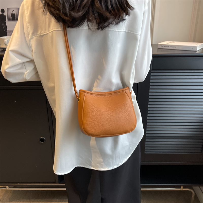 Authentic Leather Tactile Feel New 2023 Korean Style Special-Interest Design Squat Bag Fashion Casual All-Match Shoulder Messenger Bag for Women