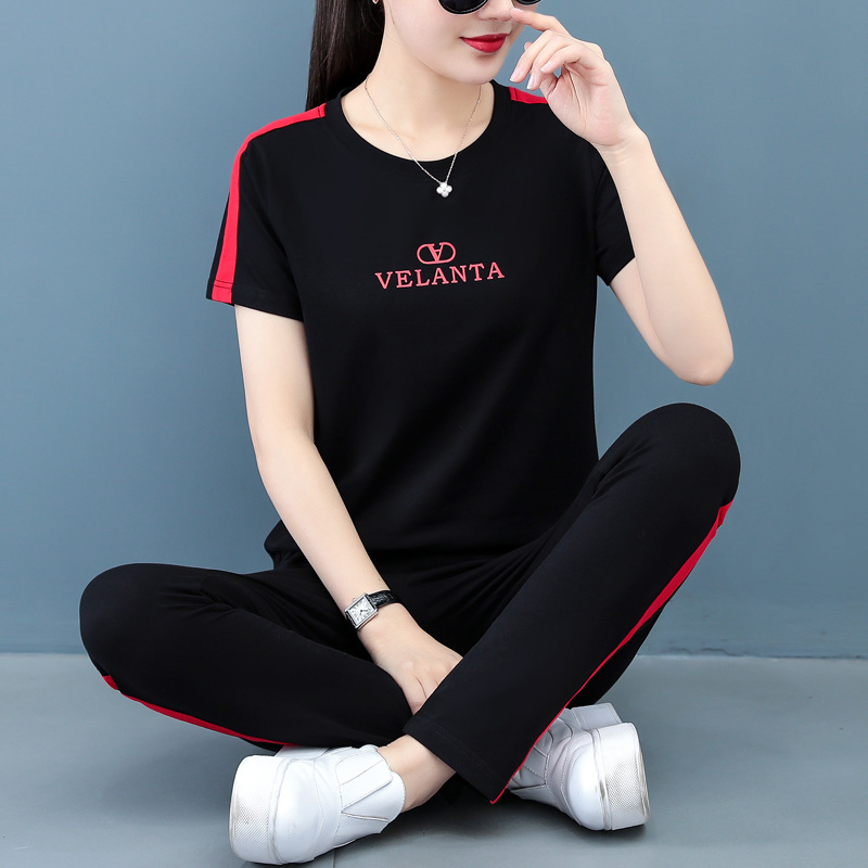 中老运动套装女图片