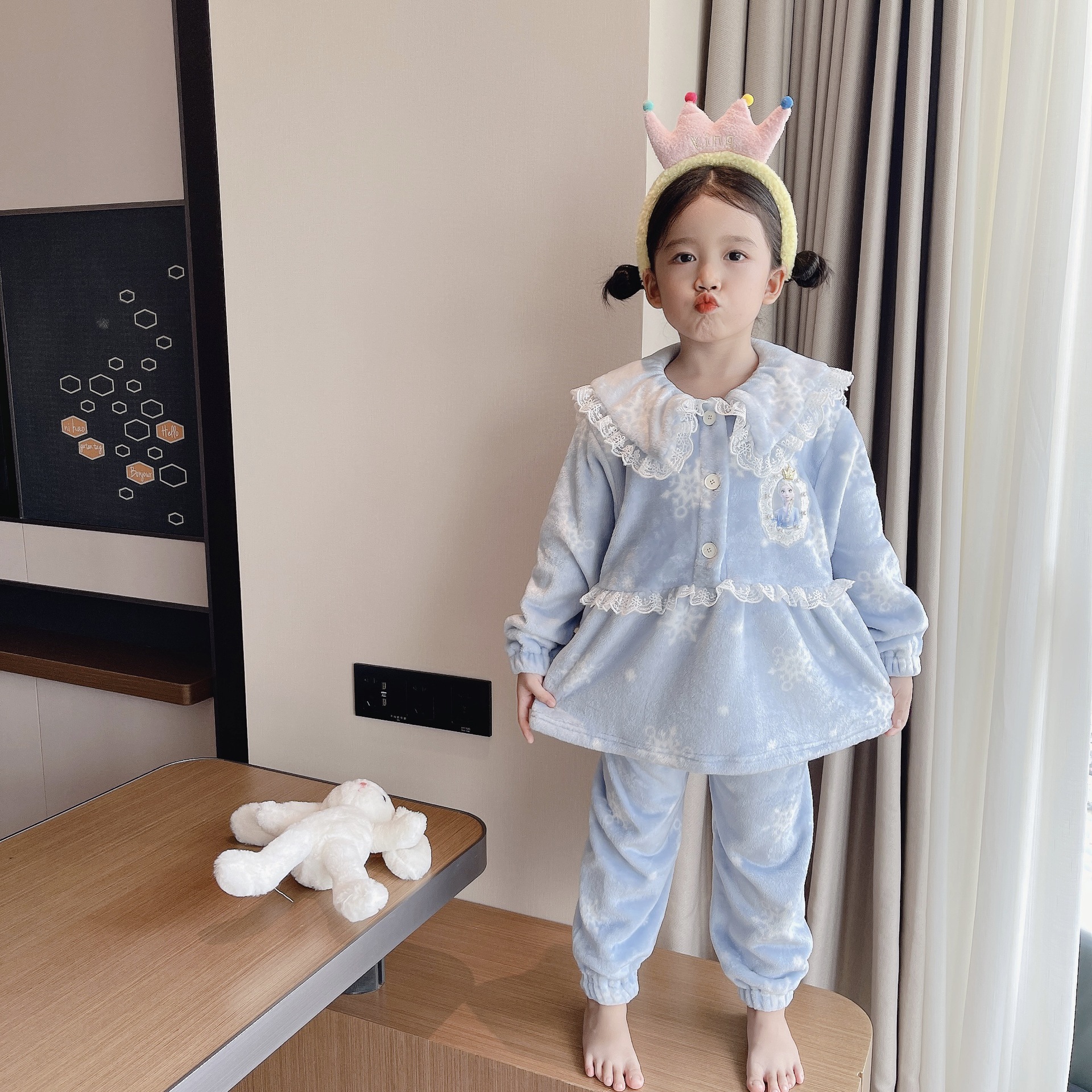 儿童法兰绒家居服套装秋冬小女孩冰雪奇缘珊瑚绒保暖女童公主睡衣