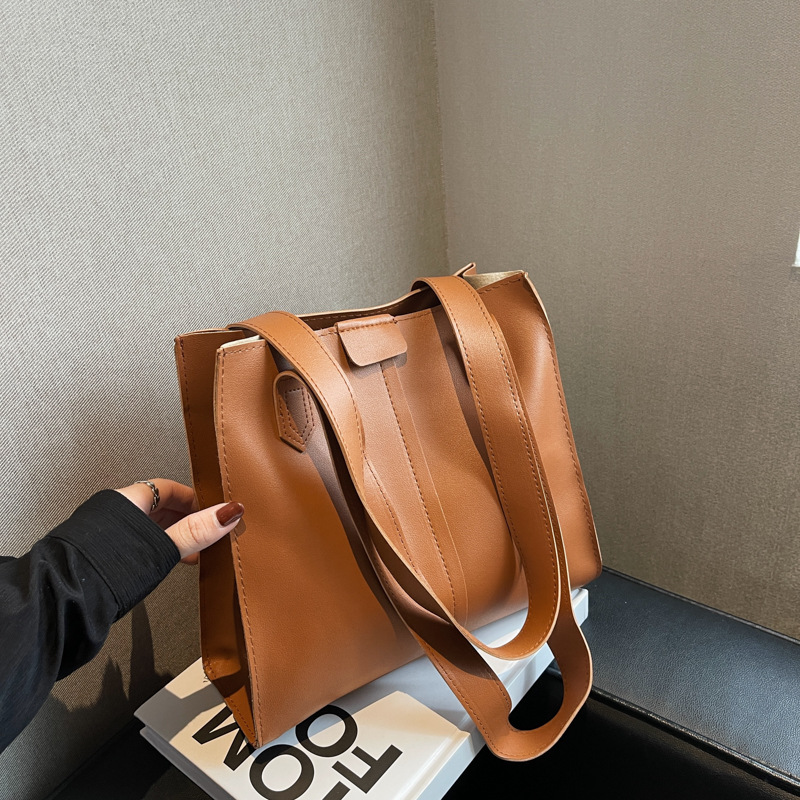 Autumn and Winter Women's Bag 2022 Popular New Class Commuting Large Capacity Totes Leisure Solid Color Single-Shoulder Bag