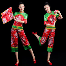 扭秧歌服演出服女新款中国风舞蹈服装二人转手绢舞东北大花布套装