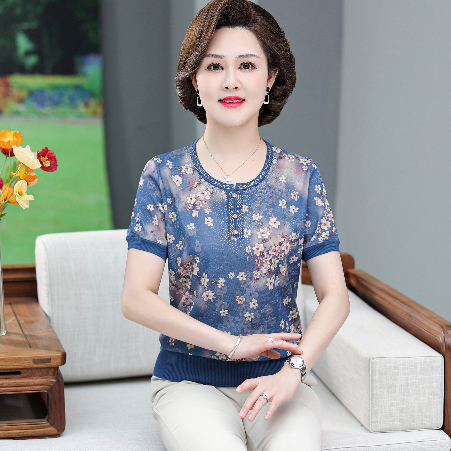 中老年夏季短袖t恤衫洋气上衣女2022新款50岁妈妈装宽松透气汗衫