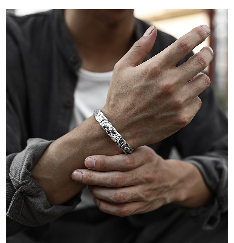 貔貅手镯999纯银男复古哑光个性心经开口手环足银招财进宝银镯子