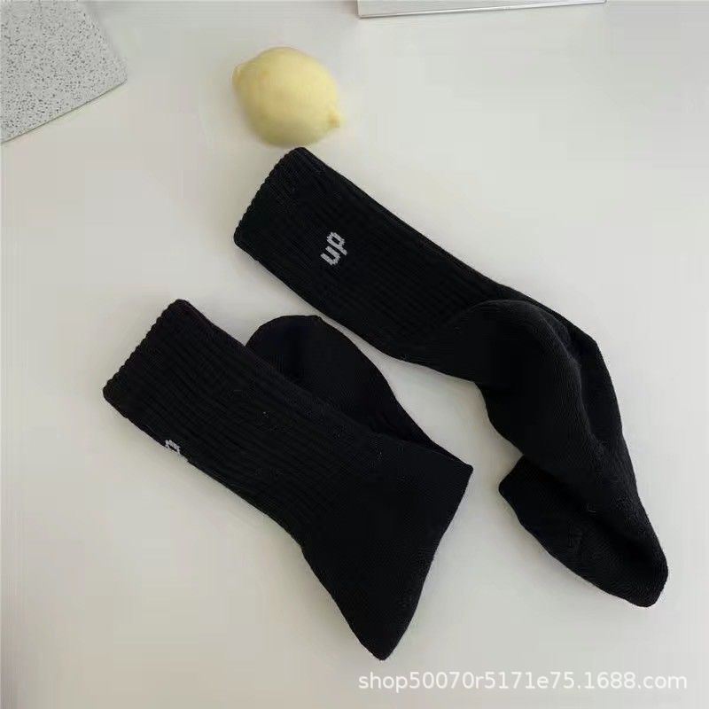 Women's Korean-Style Socks Mid-Calf Length Thermal Japanese Ins Fashionable Letters P Sports Leisure Girl Socks Couple Autumn and Winter Fashion