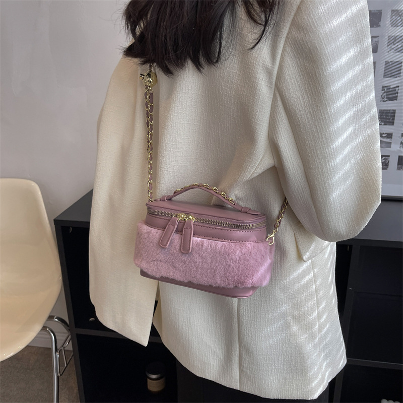 This Year's Popular Plush Portable Small Square Bag 2022 Autumn and Winter New Fashion All-Match Shoulder Messenger Bag Special-Interest Design