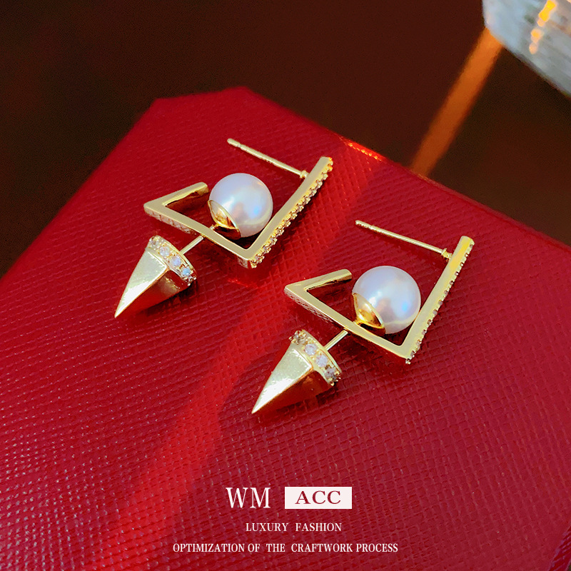 Gold Plated Silver Needle Triangle Metal Pearl Earrings Trendy Personality Stud Earrings Light Luxury High-Grade Earrings Wholesale