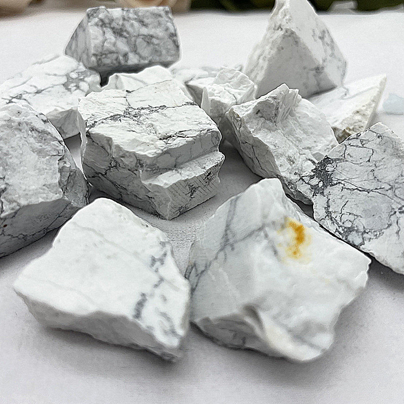 厂家供应白松石原石水晶鱼缸景石扩香原石