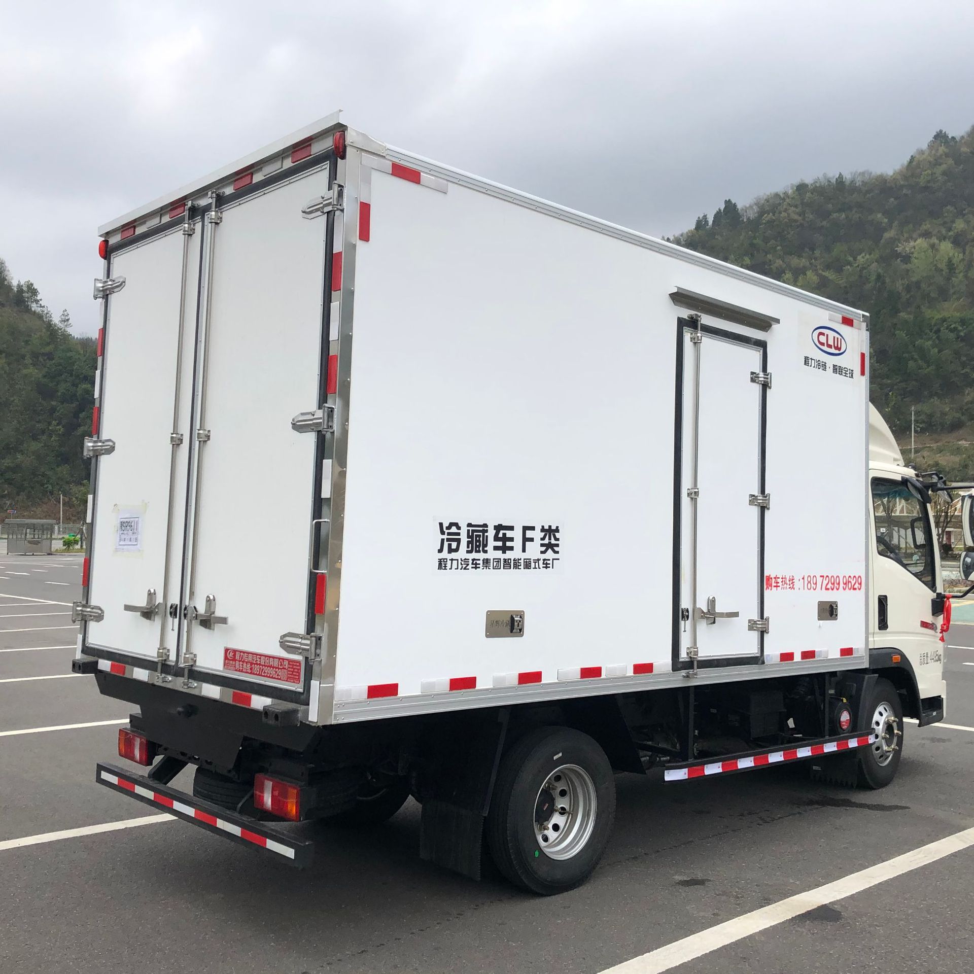 重汽全系列冷链车价格及图片 f类厢货冷冻车 4米2蓝牌冷藏车厂家