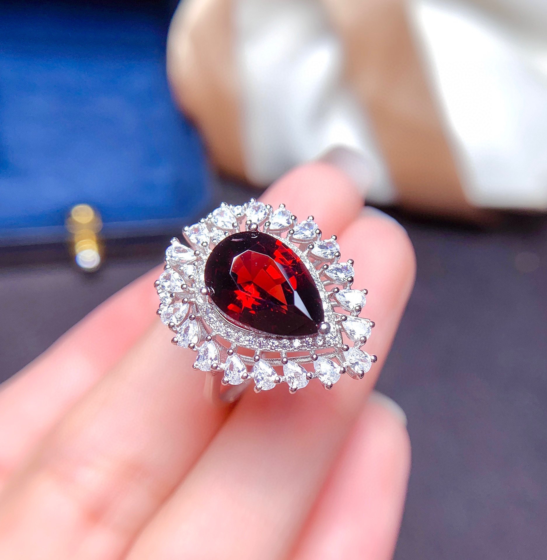 高端网红直播热卖新品仿天然红宝石满钻水滴形开口戒指女彩宝指环