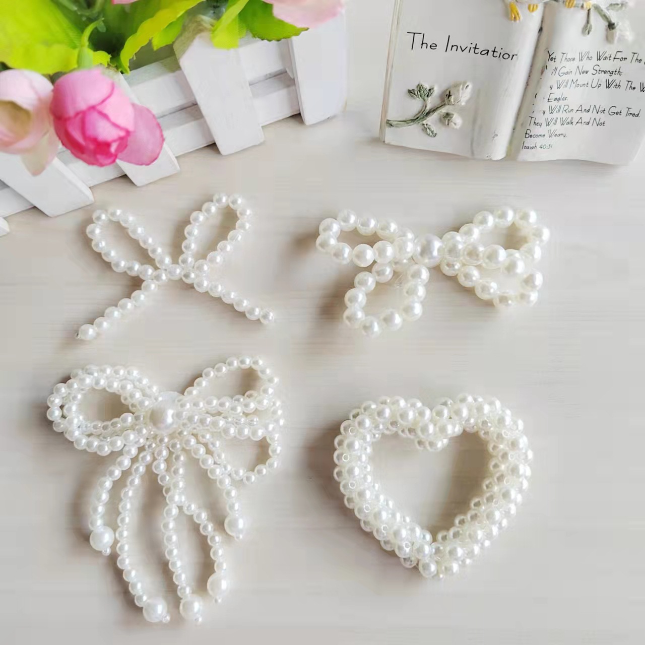 厂家现货热销手工编织珍珠蝴蝶结胸针服装鞋帽包diy装饰贴辅料