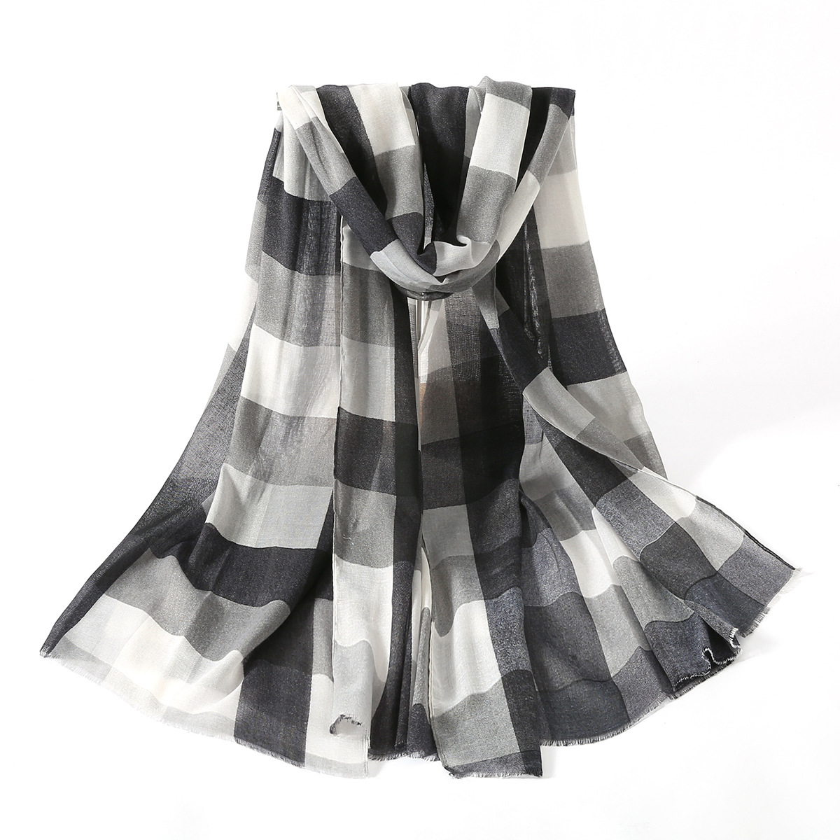 One-Piece Delivery New Export European and American Fashion Classic Plaid Printed Cotton and Linen Scarf Shawl Factory Wholesale