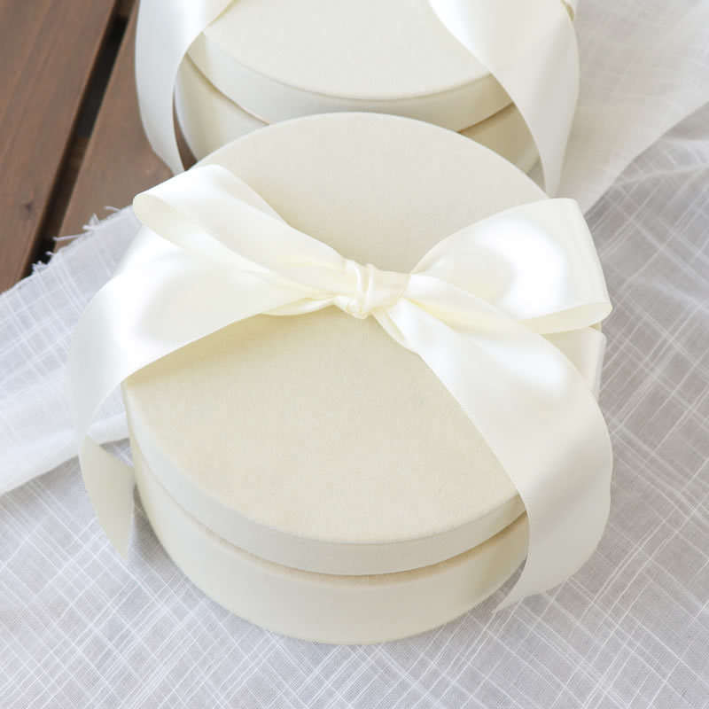 圆形绒布盒子长毛绒齐盖喜糖盒婚庆宝宝宴伴手礼盒礼品生日包装