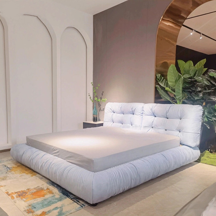 云朵床鹿皮绒羽绒磨砂牛皮意式极简轻奢小红书设计师科技布床巴斯