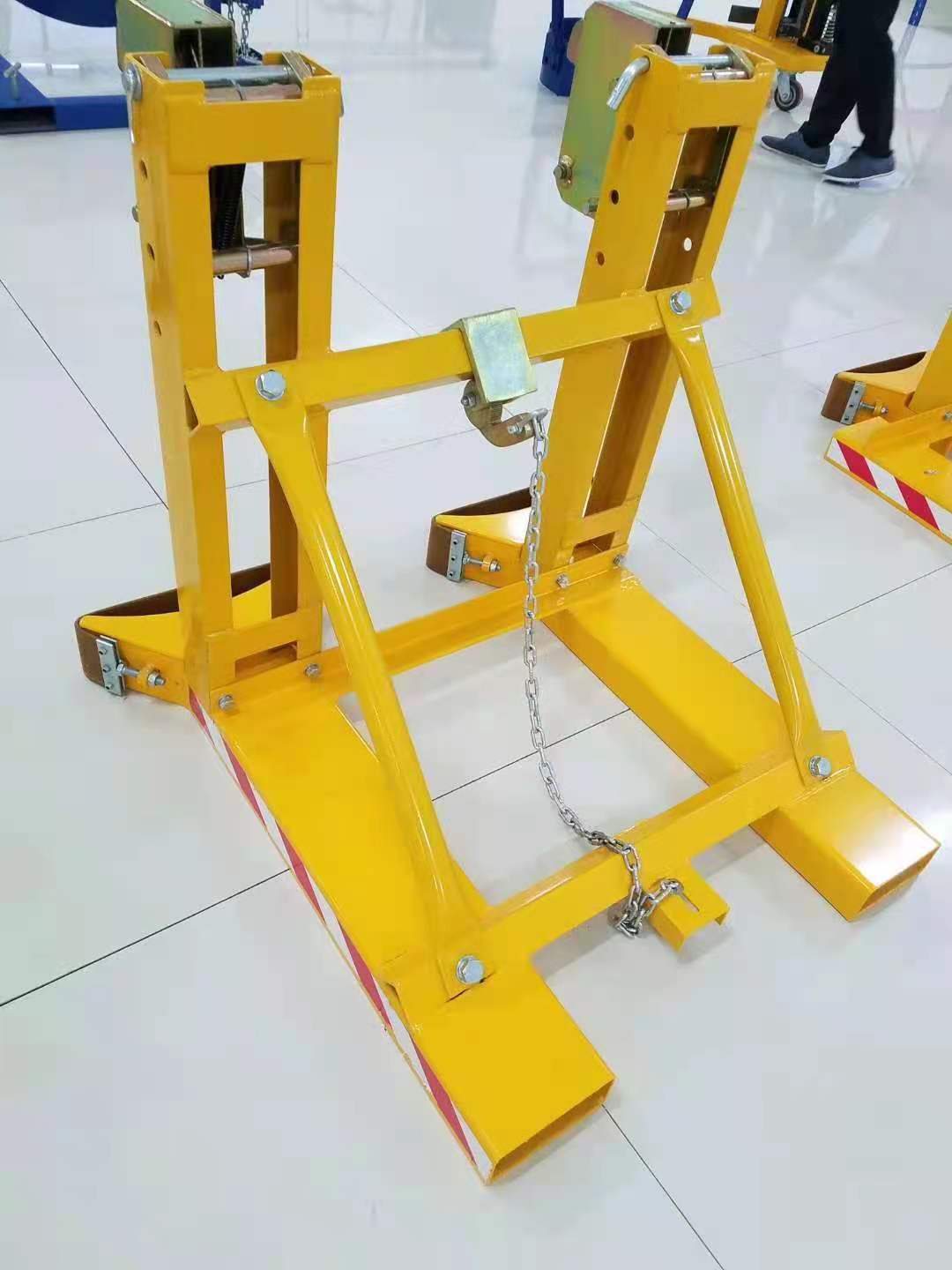 国产咬嘴轻重型油桶夹具 叉车专用油桶夹具 单双桶四鹰嘴油桶夹子