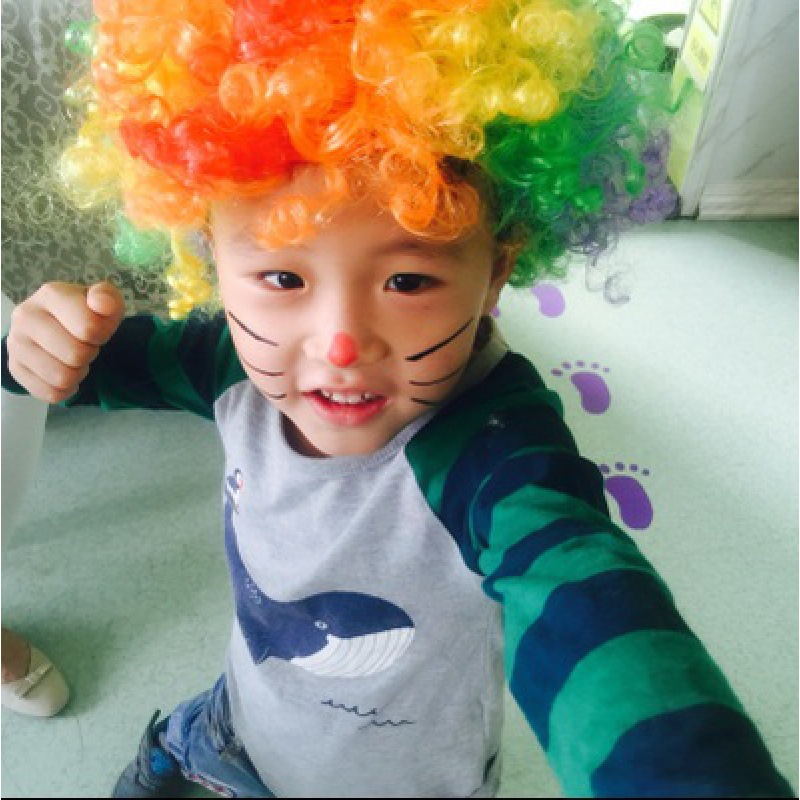 儿童假发幼儿爆炸头宝宝发套中性球迷头套男童搞笑演出道具卷发