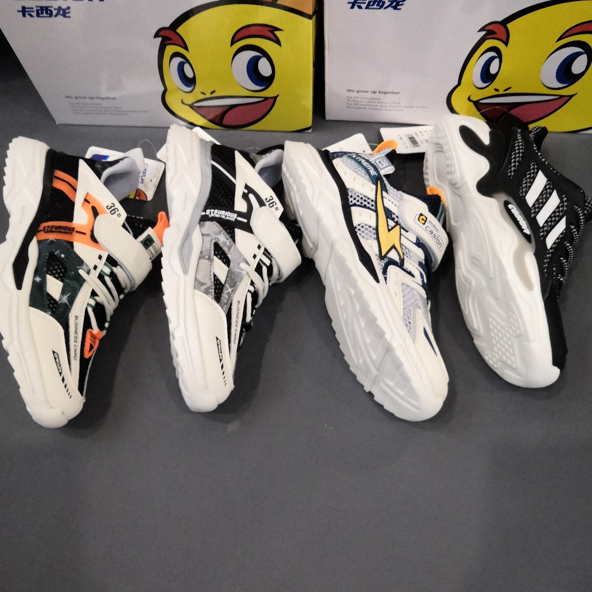 卡西龙童鞋2022春夏新款男孩大童运动鞋单层网面透气青少年休闲鞋