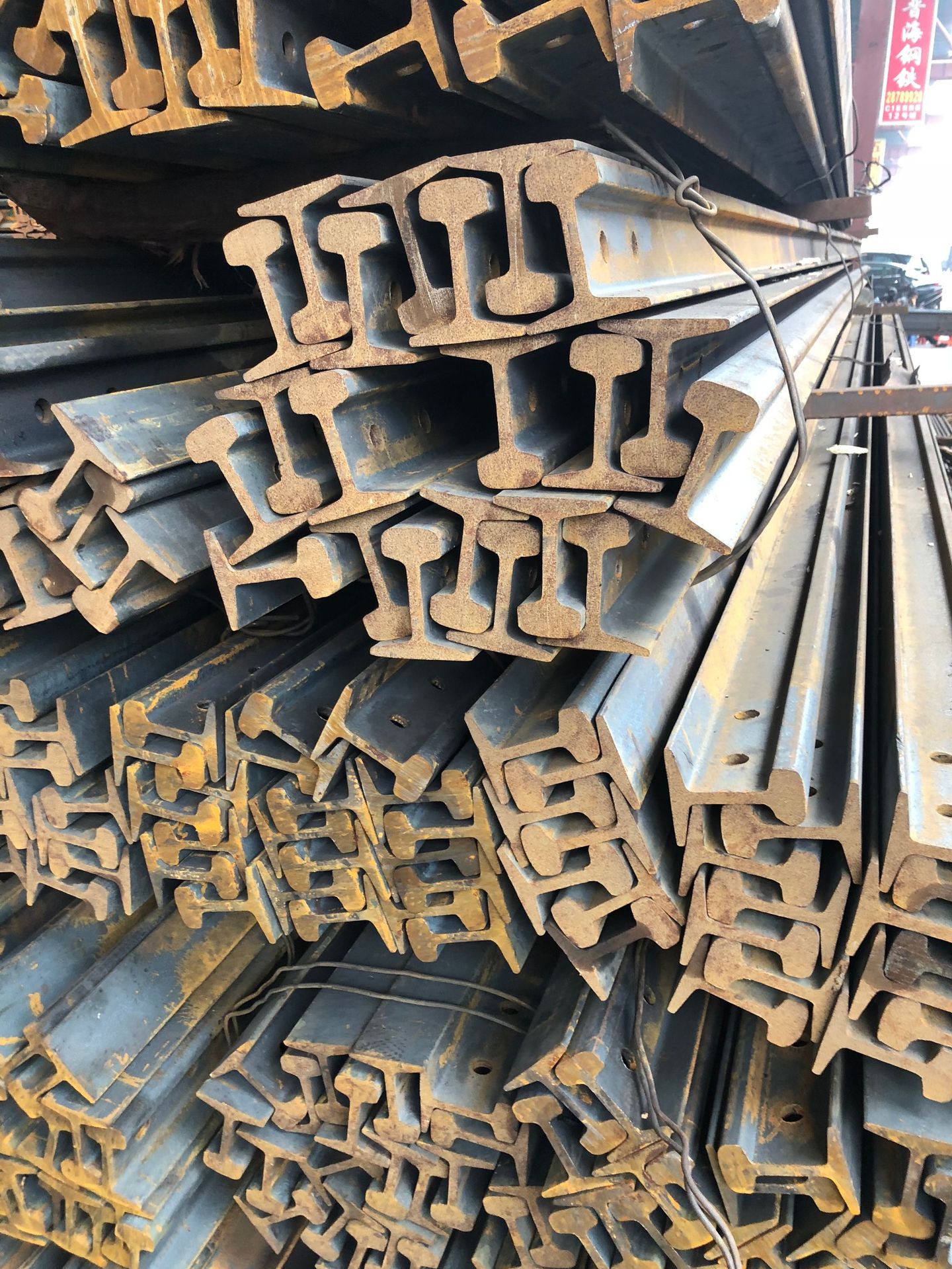 q235轻轨路轨钢材铁路轨道起重机钢轨轨道钢行车钢轨火车路轨钢