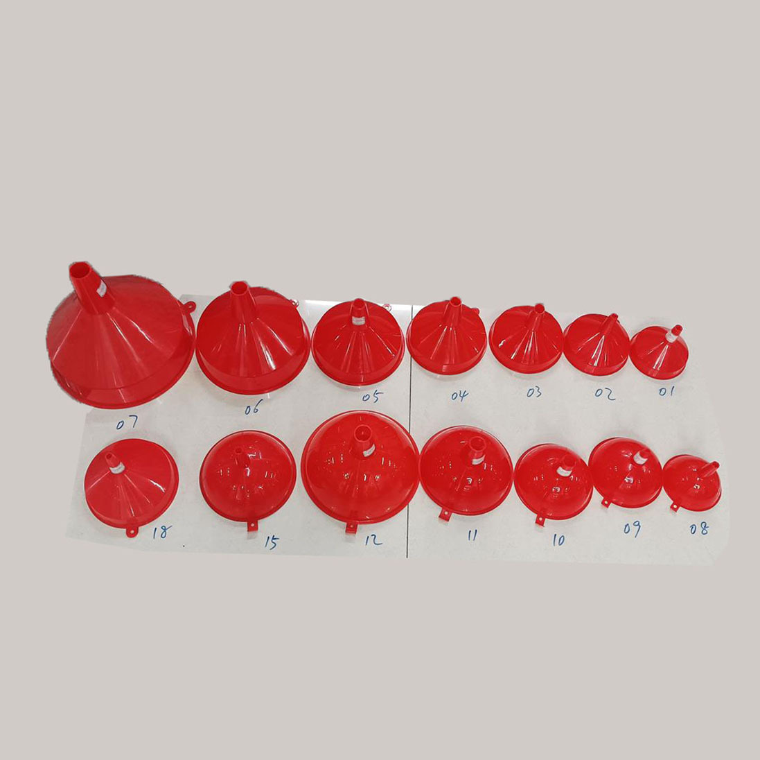 Various Sizes Red round Funnel Gasoline Diesel Funnel Wine Drink Funnel Filling Tools RS-6871