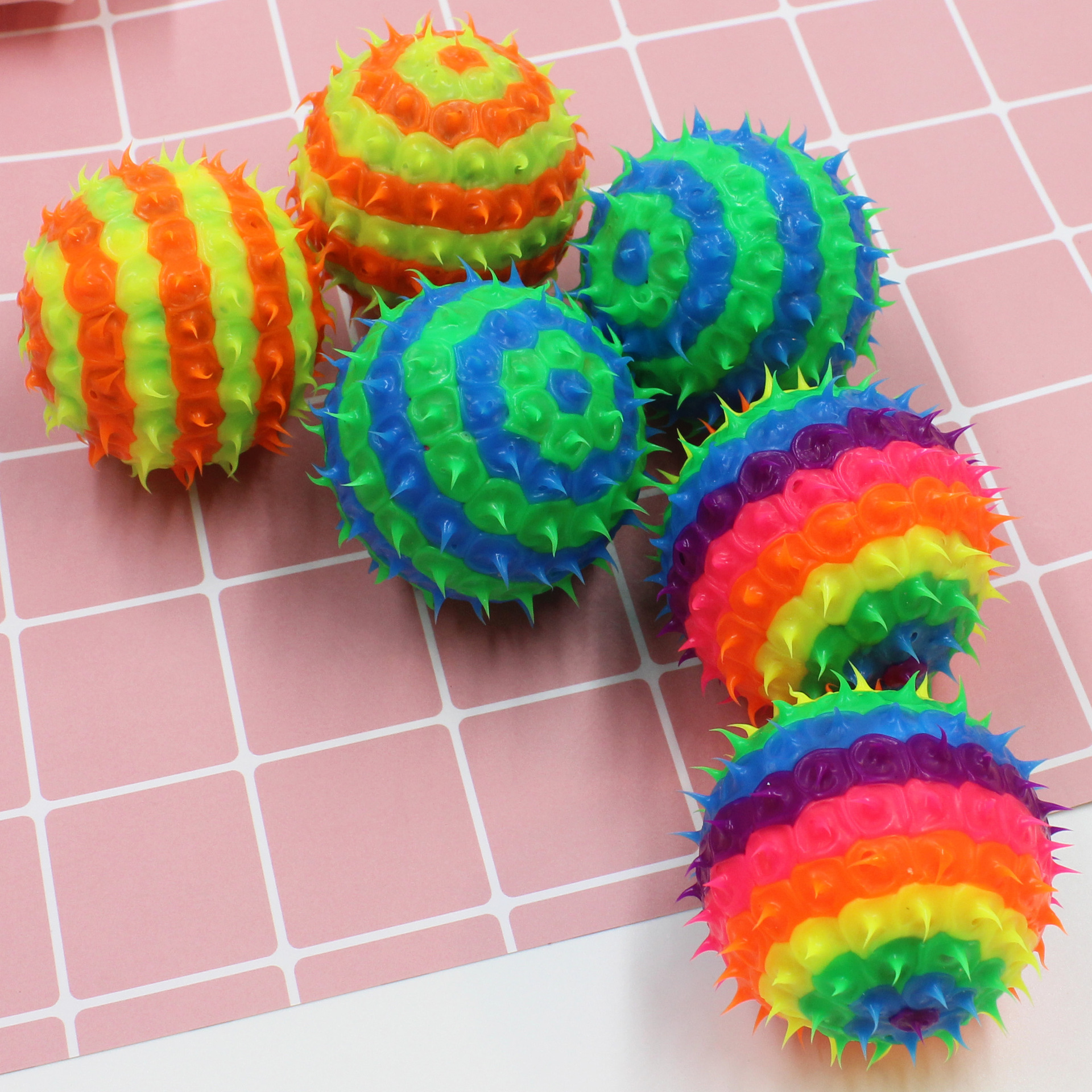 拉丝滴胶加工拉丝刺球弹力球慢回弹玩具拉丝骰子刺刺球厂家直供