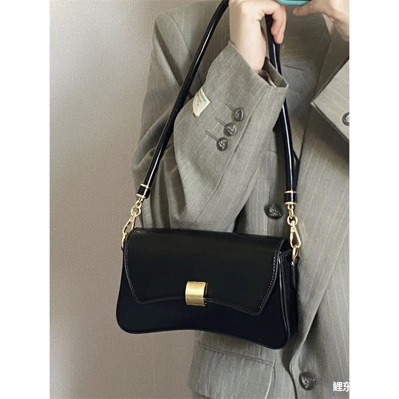 包包女2024新款时尚通勤包百搭单肩斜挎包高级感法棍包爆款腋下包