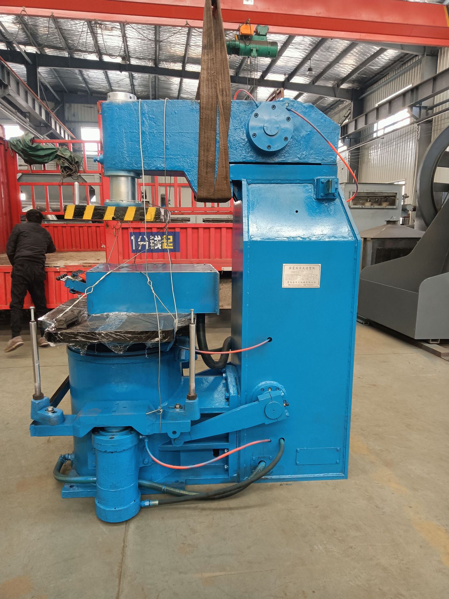 吊钩抛丸机造型机