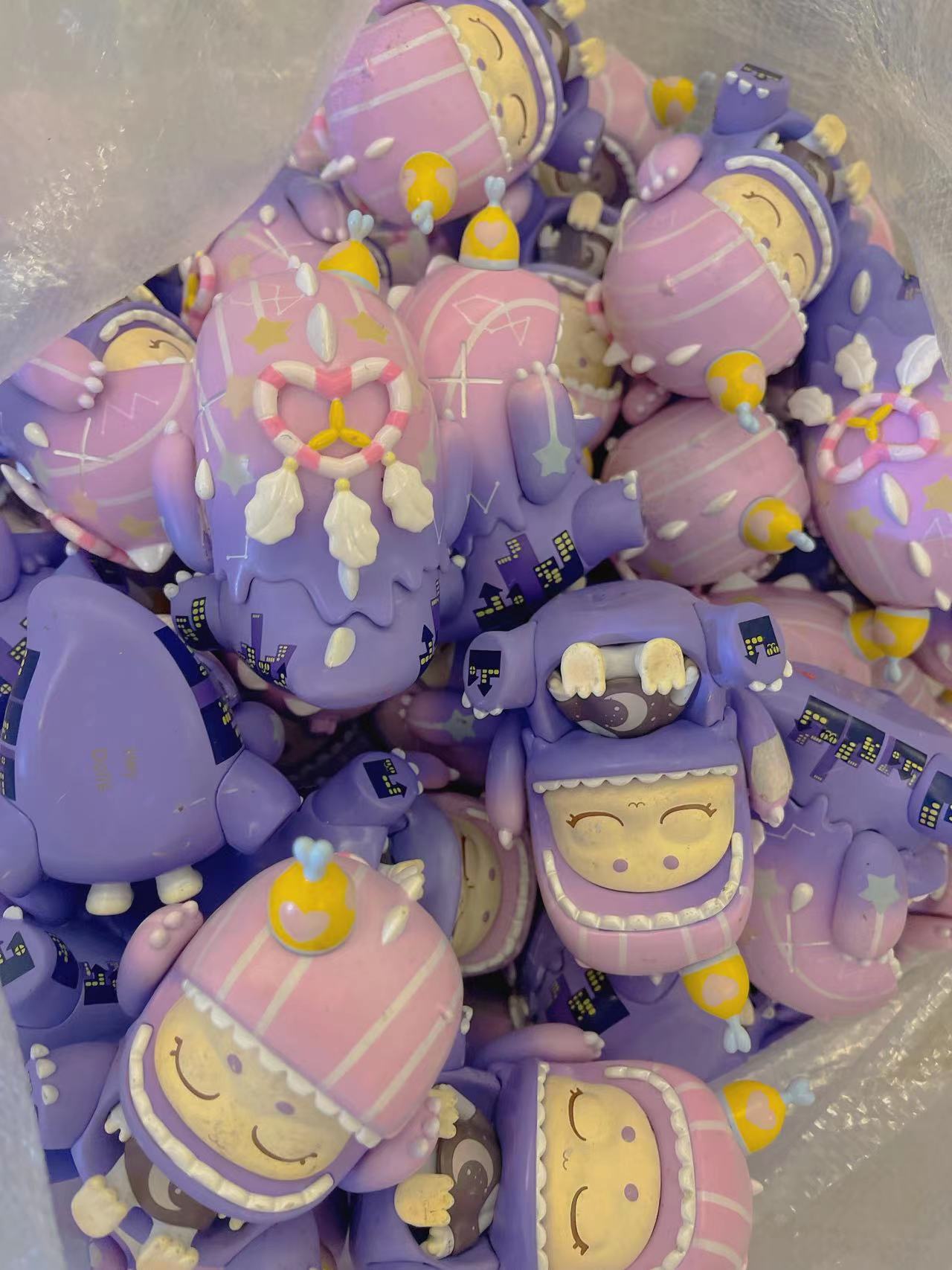 正版散货恐龙妹盲盒公仔,3个款式,随机发,100个起批15