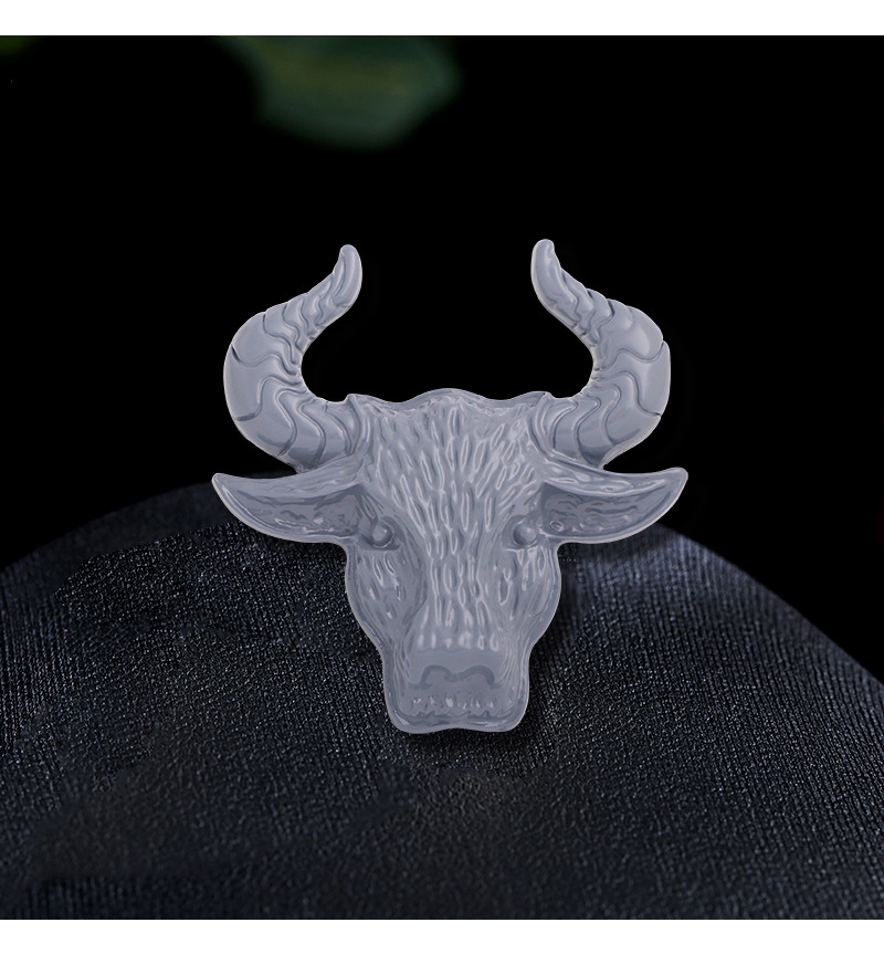 2021新款欧美时尚复古牛头造型胸针合金生肖牛别针胸花服装配饰