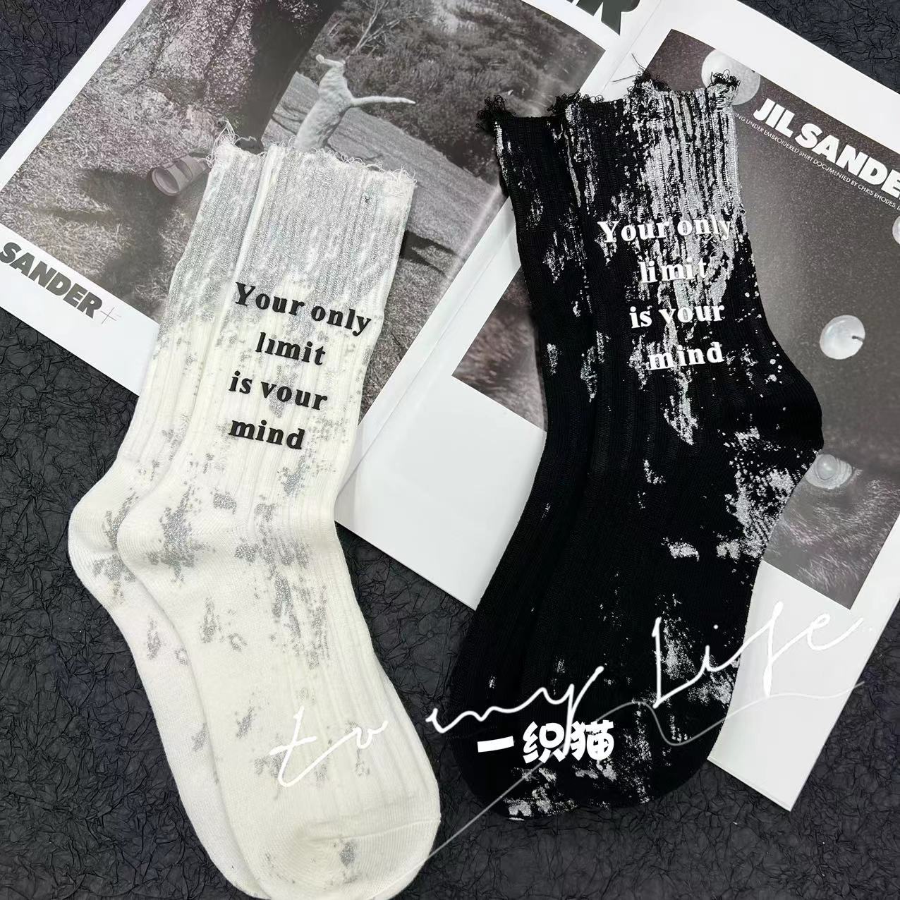 早春新款韩版袜子女硅胶大字母中筒袜时尚百搭运动袜网红潮袜