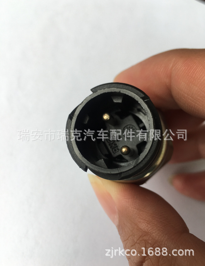 适用于解放j7j6jh6后桥中桥差速锁开关传感器差速锁开3834050-82t