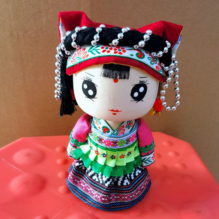 云南民族卡通娃娃 苗族娃娃 儿童木偶 木头壮族娃娃 少数民族娃娃