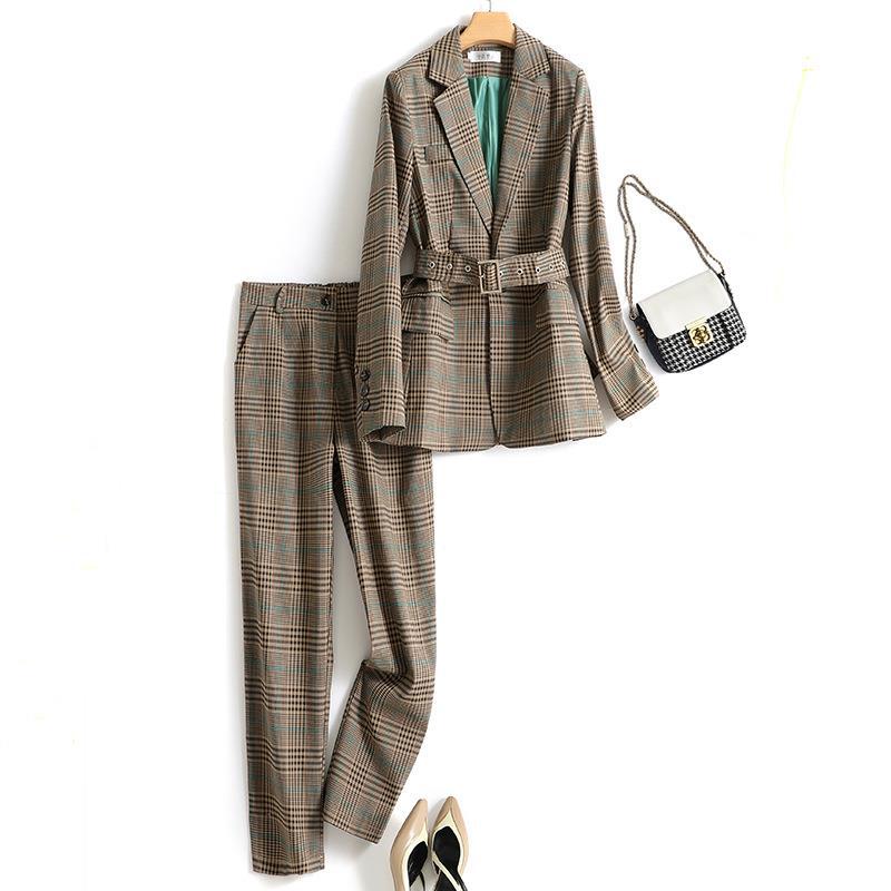 格子小脚裤套装图片