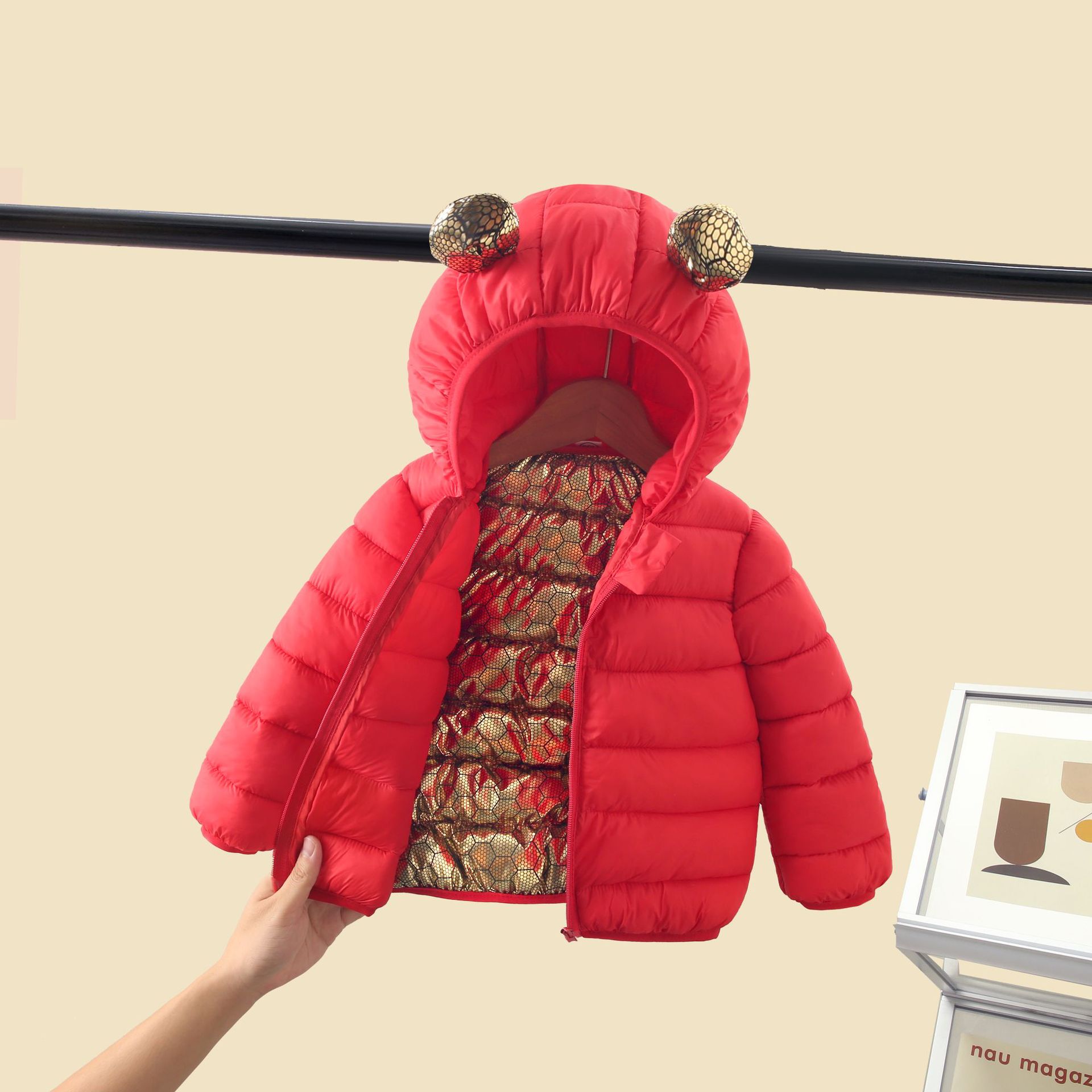 童装宝宝黑金加厚外套2023新款冬装婴幼儿小女童上衣男童冬季棉衣