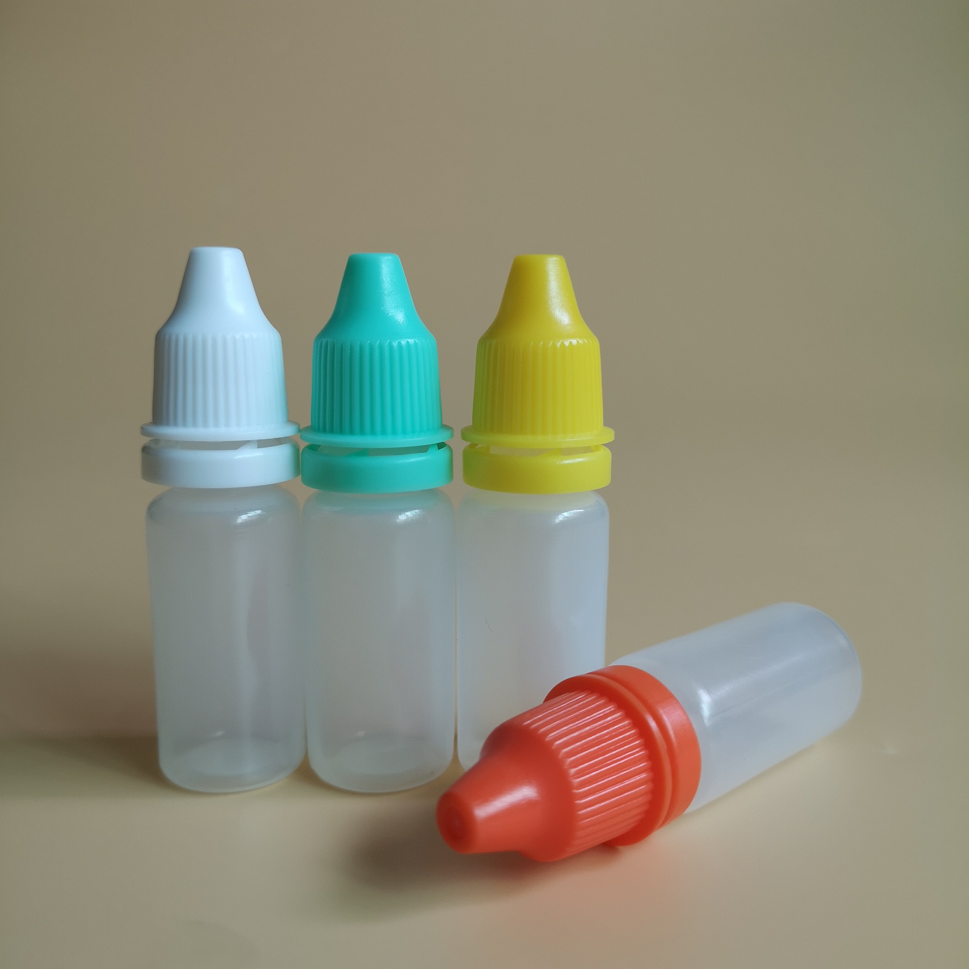 现货15ml滴瓶 15毫升眼药水瓶  塑料瓶  液体瓶 滴眼液瓶 色素瓶