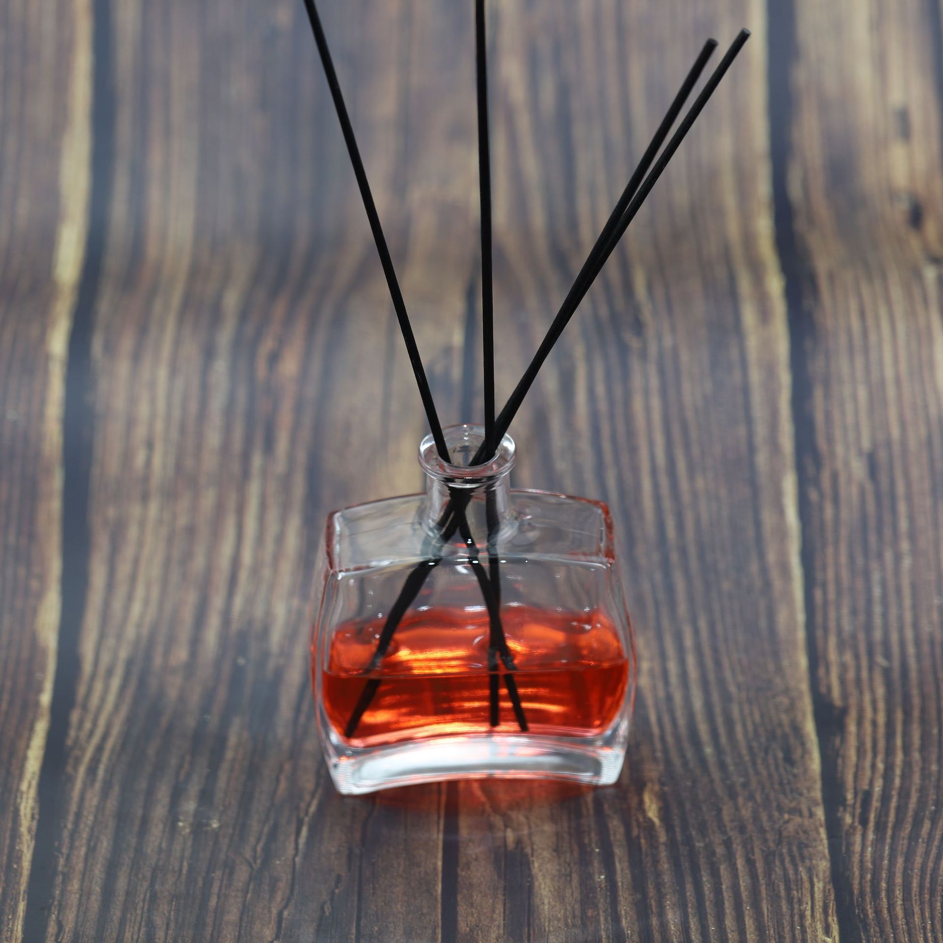 玻璃香薰瓶高品质100ml/200ml大小款扁香薰玻璃瓶玻璃空瓶