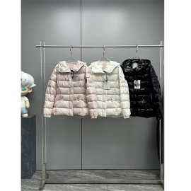 M家新款小蛮腰连帽收腰羽绒服短款柔美素雅减龄粉色保暖外套潮牌