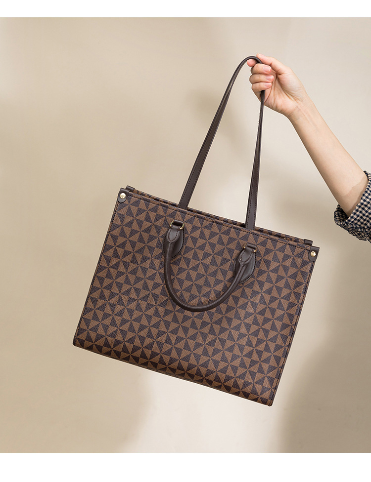 欧美时尚大容量明星同款女士手提托特包高级感休闲印花名媛购物包