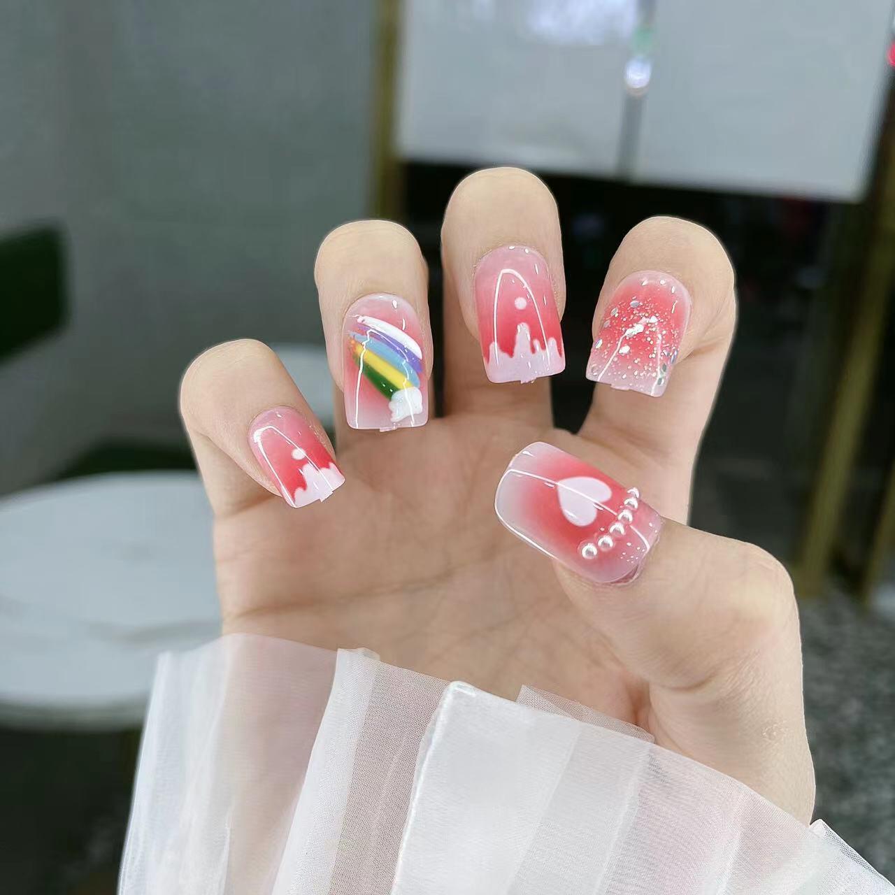 手绘小清新云朵彩虹美甲夏日显白美甲冰透腮红色中长款手工穿戴甲