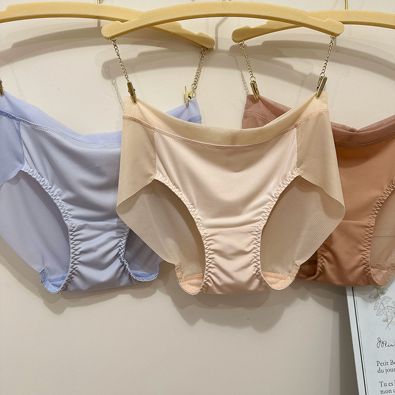 出口韩国舒适首选外贸原单无痕中腰包臀三角裤女士内裤平角裤