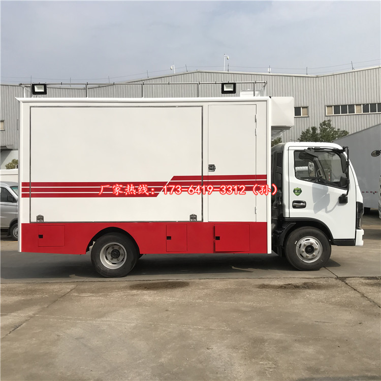 市场专用的流动餐饮车,可合法上牌上路年审,摆脱以往农村餐车非法改装