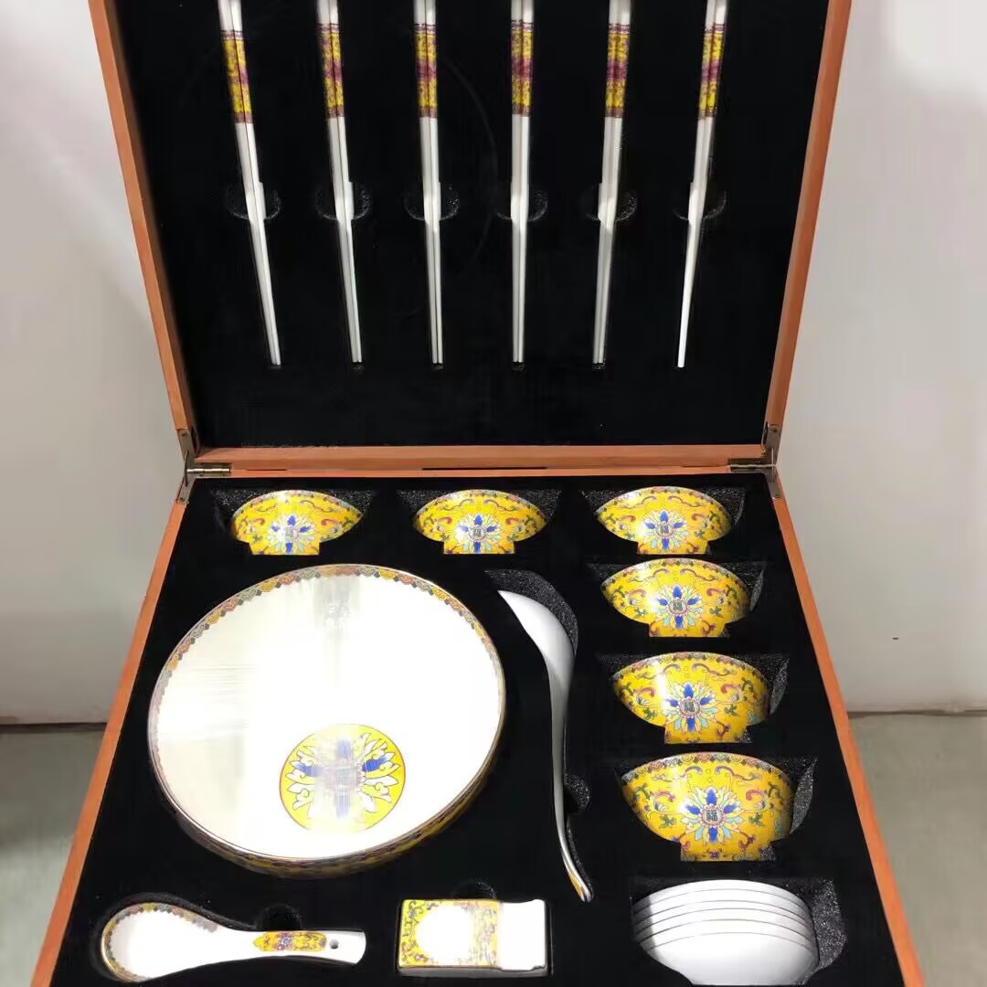 t5lp景德镇奢华珐琅彩骨瓷餐具家用碗碟套装结婚酒店乔迁送礼