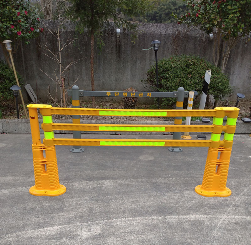 市政护栏弹力防护栏交通安全栏人行道柔性防撞护栏tpu隔离护栏