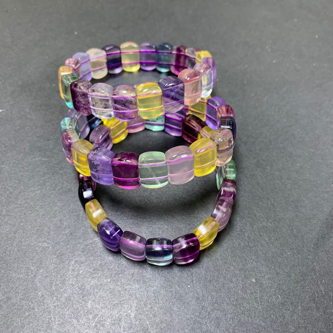 天然莹石手排女糖果色萤石手镯女款手牌小清新手链水晶批发市场