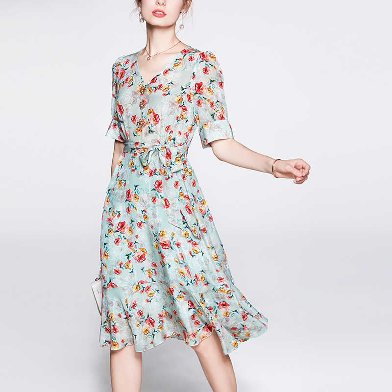 Floral Skirt French Style 2024 New Summer Fashion V-neck Small Tight Waist High-Grade Mulberry Silk Silk Dress