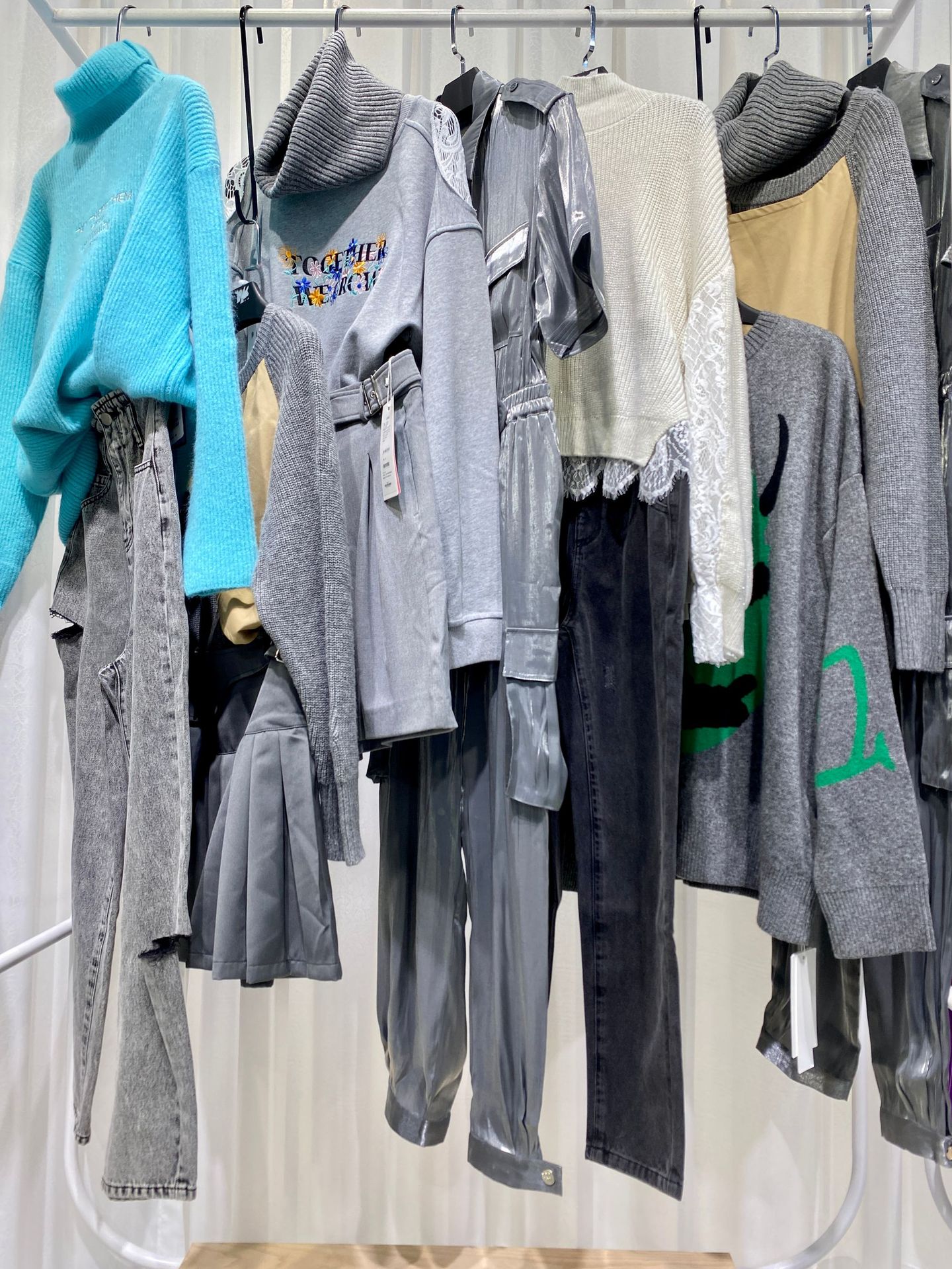 马克华菲品牌折扣女装尾批发货源 外贸正品特价清仓处理库存乐町