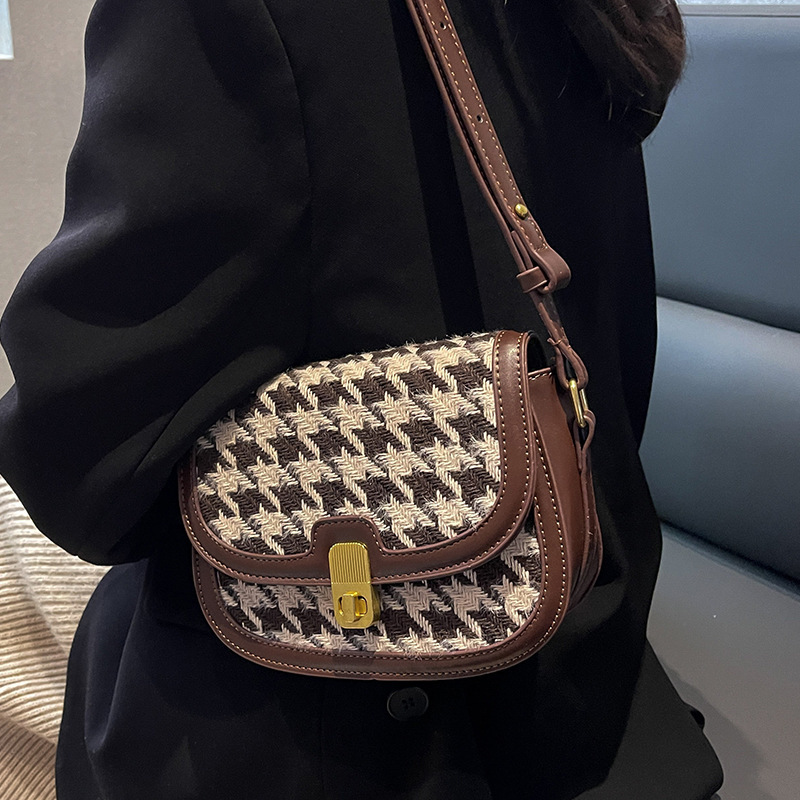 High Sense Small Bag Women's Bag 2022 New Fashion Autumn and Winter Cross-Body Bag Special-Interest Design Popular Plaid Saddle Bag