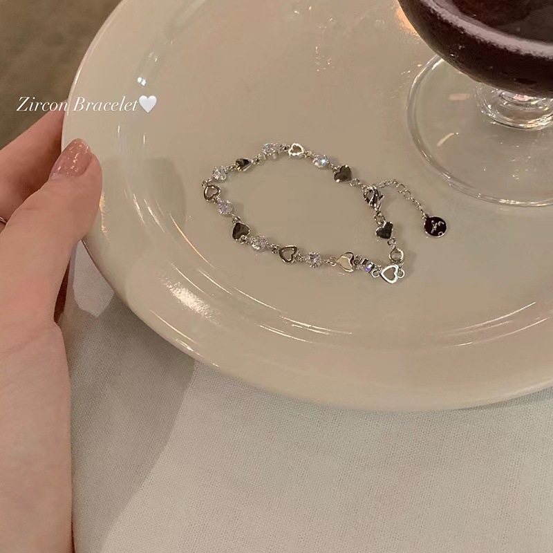 Heart Shape with Diamond Bracelet Female Summer 2024 New Normcore Light Luxury Minority Design High Sense Girlfriends Bracelet